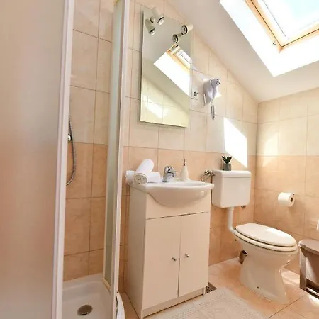 Miranda Gostinjska kuća 4*