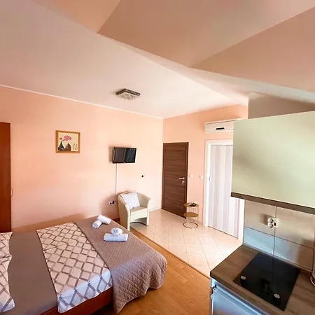 Gostinjska kuća Miranda 4*