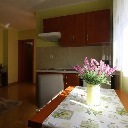 Gostinjska kuća Miranda 4*